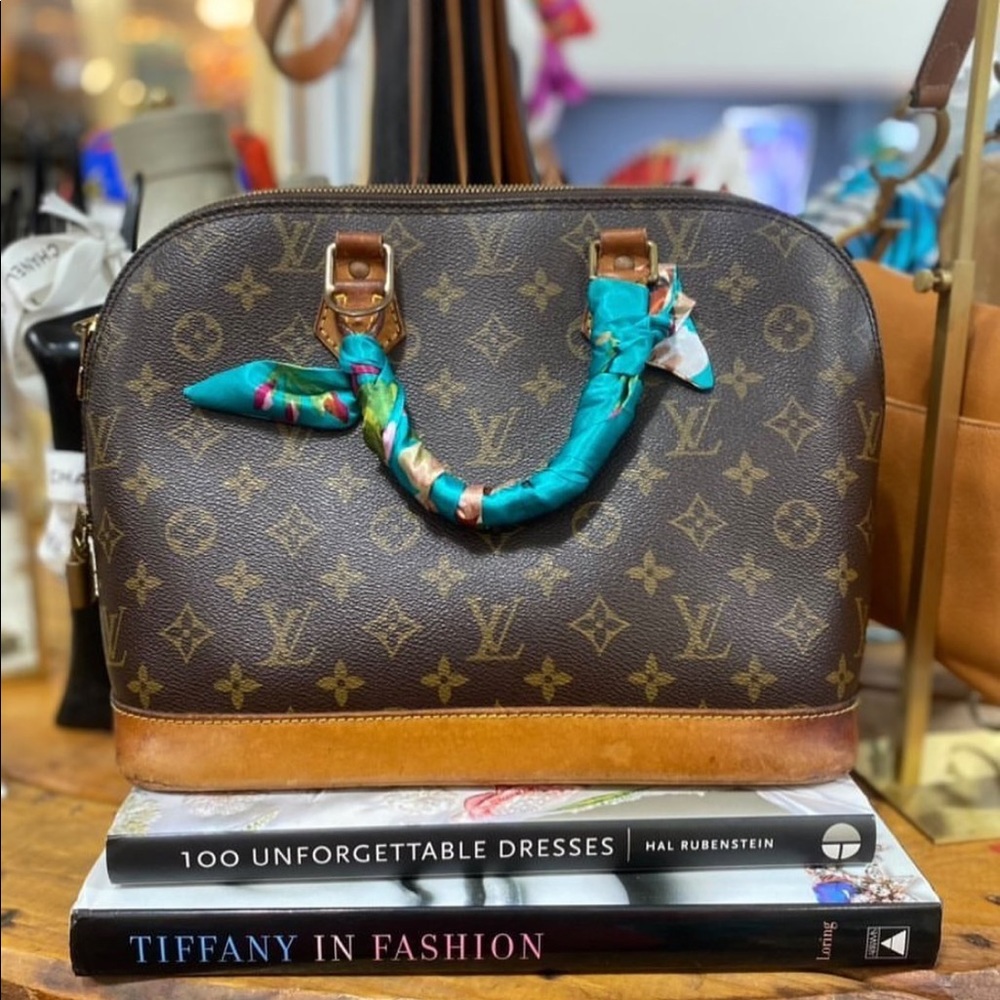 Vintage LV 
DM FOR DETAILS 😃
#vintagestyle👜 #LV #lvlover 💕